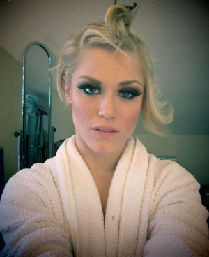 Ash Hollywood selfie, blonde